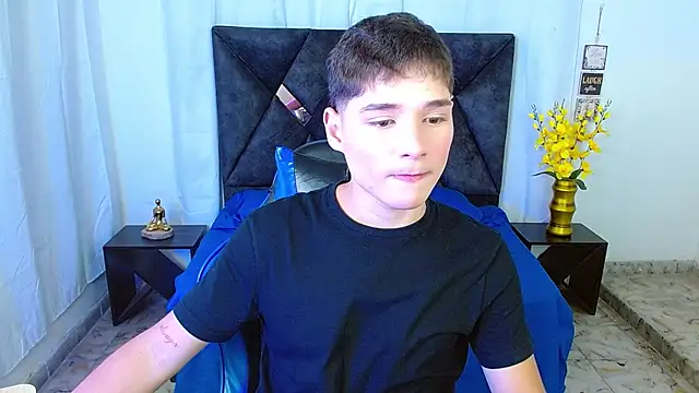 Snapshot of Mattass18 chatting on July 17, 2026, 1:30 pm Mattass18 online show from July 17, 2026, 1:30 pm