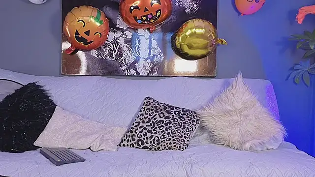 Snapshot of celestesecrett chatting on November 3, 2025, 6:11 pm celestesecrett online show from November 3, 2025, 6:11 pm