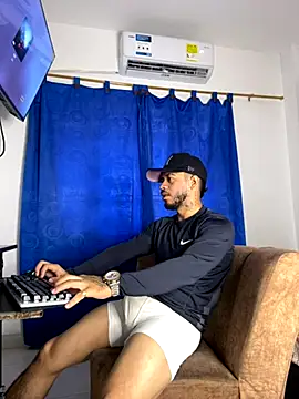 Snapshot of Kylian_Alessandro chatting on November 21, 2025, 3:11 pm Kylian Alessandro online show from November 21, 2025, 3:11 pm