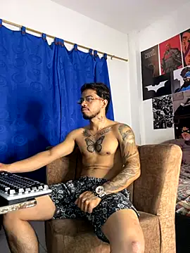 Snapshot of Kylian_Alessandro chatting on October 20, 2025, 6:15 am Kylian Alessandro online show from October 20, 2025, 6:15 am