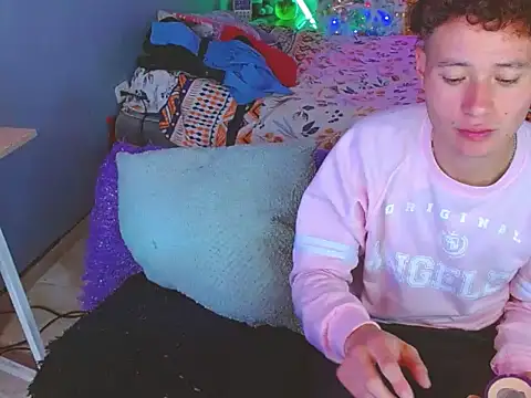 Snapshot of Latin_boysxxxx chatting on December 16, 2025, 7:07 pm Latin boysxxxx online show from December 16, 2025, 7:07 pm