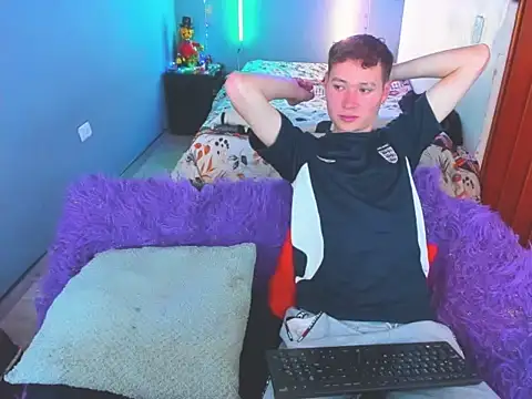 Snapshot of Latin_boysxxxx chatting on February 9, 2026, 7:56 pm Latin boysxxxx online show from February 9, 2026, 7:56 pm