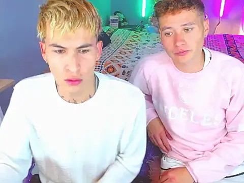 Snapshot of Latin_boysxxxx chatting on December 2, 2025, 12:18 pm Latin boysxxxx online show from December 2, 2025, 12:18 pm