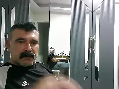 meroglu45 online show from October 23, 2025, 7:01 pm