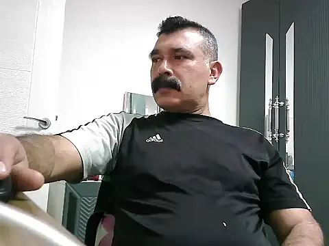 meroglu45 online show from October 19, 2025, 2:20 pm