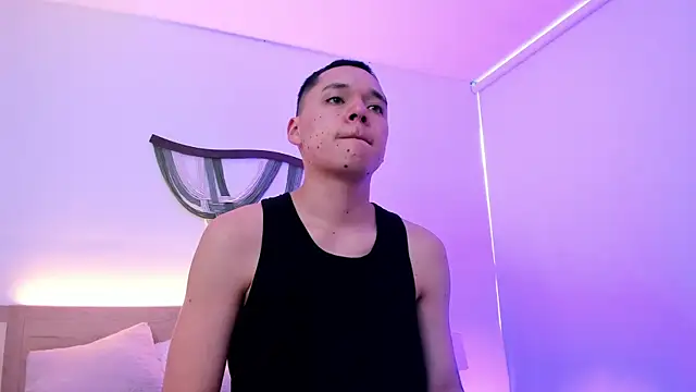 Snapshot of AnnieAndLeandro chatting on December 18, 2025, 8:23 pm AnnieAndLeandro online show from December 18, 2025, 8:23 pm