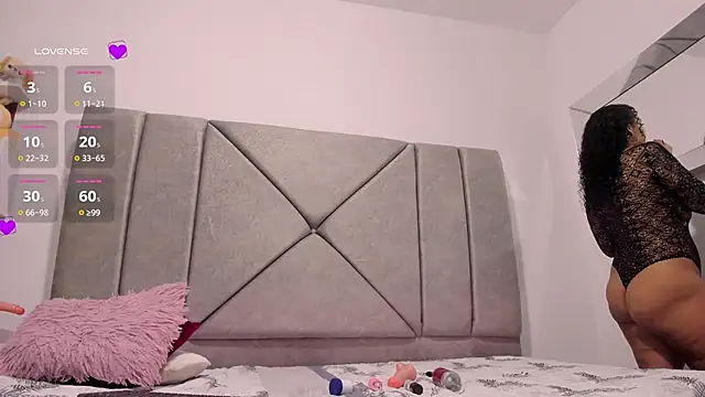 Miaa Star1 online show from November 15, 2025, 1:04 pm