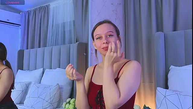 Snapshot of Ya_Siro chatting on November 5, 2025, 1:47 pm Ya Siro online show from November 5, 2025, 1:47 pm