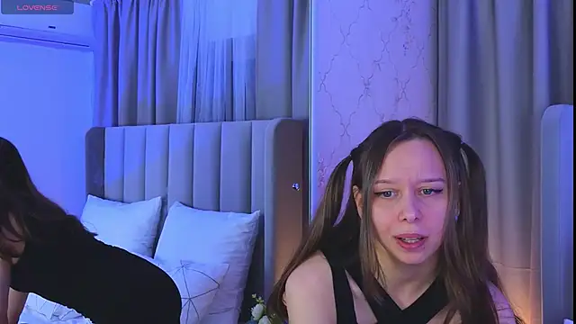 Snapshot of Ya_Siro chatting on October 23, 2025, 12:59 pm Ya Siro online show from October 23, 2025, 12:59 pm