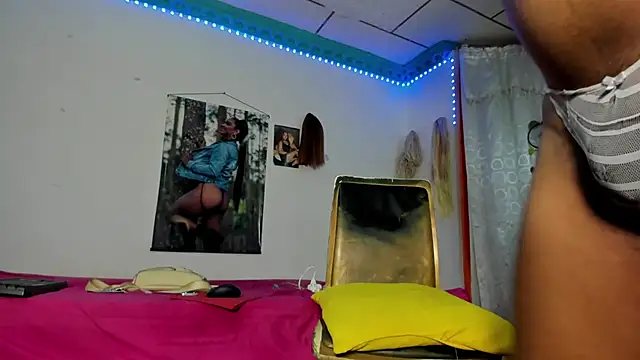 Snapshot of Amberbrown18 chatting on March 6, 2026, 3:45 am Amberbrown18 online show from March 6, 2026, 3:45 am