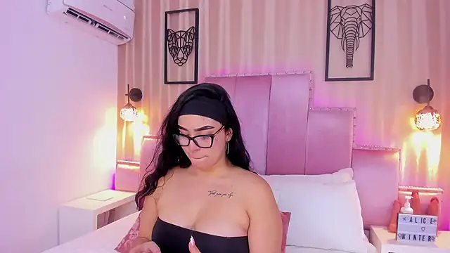 Snapshot of DevoraCarther chatting on November 29, 2025, 8:53 pm DevoraCarther online show from November 29, 2025, 8:53 pm