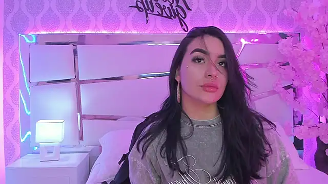 Snapshot of DevoraCarther chatting on November 1, 2025, 2:22 pm DevoraCarther online show from November 1, 2025, 2:22 pm