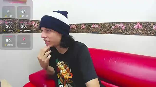 Snapshot of Mike_Miiller_ chatting on October 21, 2025, 7:46 pm Mike Miiller online show from October 21, 2025, 7:46 pm