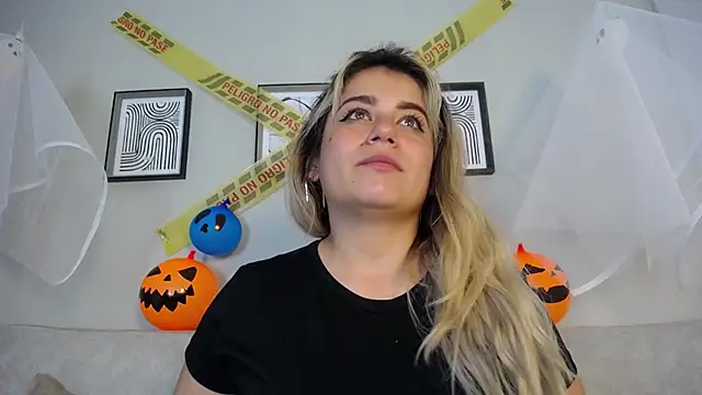 Sweet Bella Valery online show from October 30, 2025, 10:06 pm