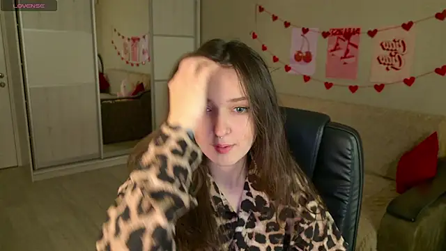 BellaSink online show from October 28, 2025, 5:18 am