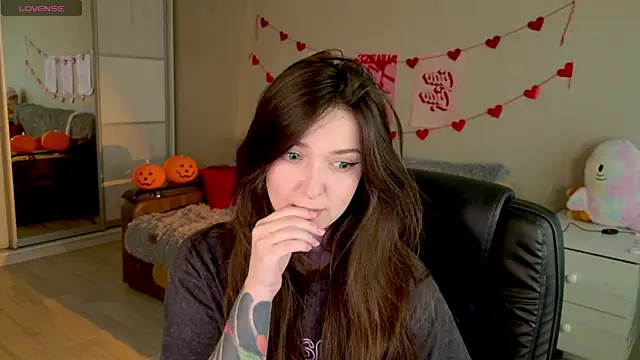 BellaSink online show from November 7, 2025, 5:34 am