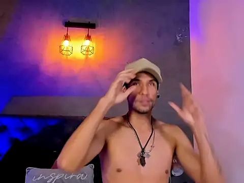 MaxHuston online show from October 28, 2025, 7:07 am