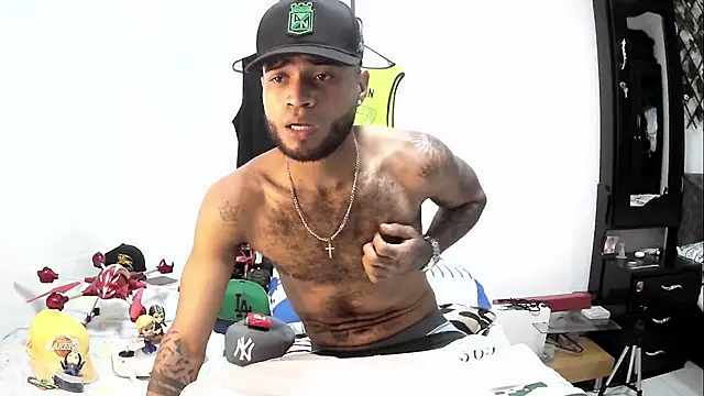 AXionX online show from November 12, 2025, 10:52 am