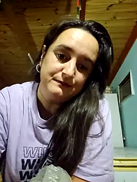 Snapshot of Nbella32 chatting on October 25, 2025, 2:44 am Nbella32 online show from October 25, 2025, 2:44 am