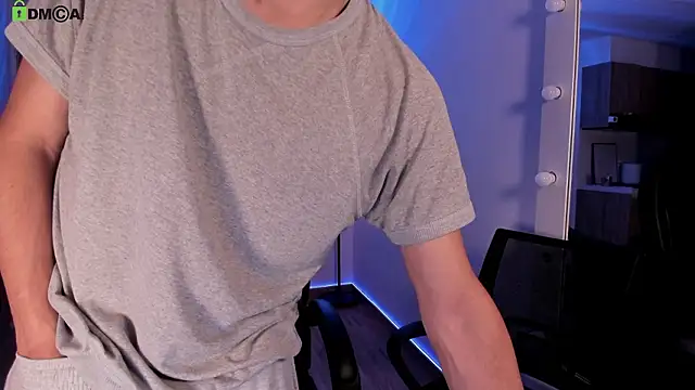 Snapshot of Mikeyvioleta_ chatting on March 4, 2026, 10:34 am Mikeyvioleta online show from March 4, 2026, 10:34 am