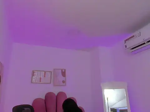  Aurora xDreams  online show from November 7, 2025, 12:42 pm