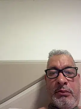 Snapshot of roygomez chatting on November 6, 2025, 8:24 pm roygomez online show from November 6, 2025, 8:24 pm