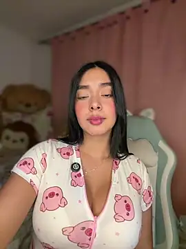 MiaSofia   online show from May 27, 2026, 3:47 am