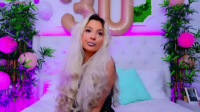 Snapshot of AriannaSins chatting on September 10, 2025, 1:21 pm AriannaSins online show from September 10, 2025, 1:21 pm