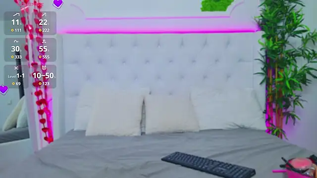 Snapshot of AriannaSins chatting on March 19, 2025, 2:35 pm AriannaSins online show from March 19, 2025, 2:35 pm