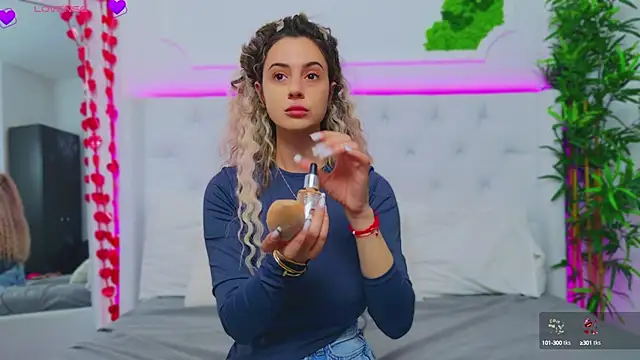 Snapshot of AriannaSins chatting on March 13, 2025, 1:18 pm AriannaSins online show from March 13, 2025, 1:18 pm