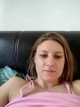 Snapshot of SandyCassie chatting on April 27, 2026, 7:39 am SandyCassie online show from April 27, 2026, 7:39 am