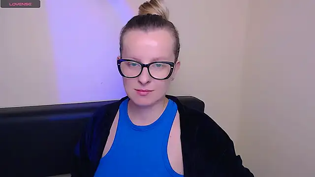 AllaLeomz online show from October 16, 2025, 6:54 am