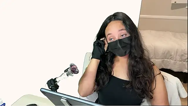 WinnieRin online show from December 3, 2025, 3:18 am