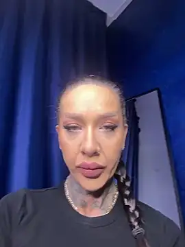 ScarletNoir online show from March 12, 2026, 3:01 am