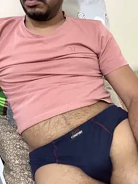 Handsome8677 online show from November 29, 2025, 11:32 am