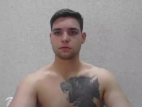Zure-xxx online show from May 12, 2026, 10:05 pm