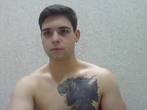 Snapshot of Zure-xxx chatting on February 12, 2026, 9:36 pm Zure-xxx online show from February 12, 2026, 9:36 pm