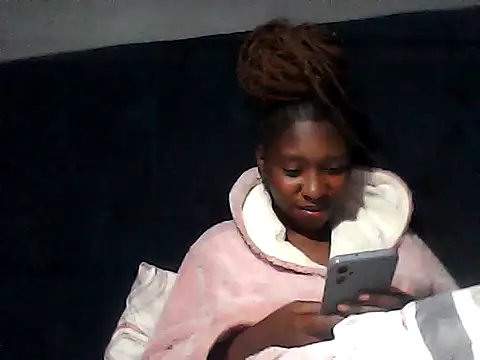 Snapshot of sexysmalldaily04 chatting on October 17, 2025, 8:10 pm sexysmalldaily04 online show from October 17, 2025, 8:10 pm