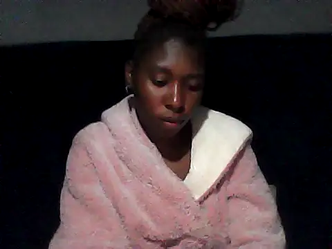 Snapshot of sexysmalldaily04 chatting on October 25, 2025, 7:14 pm sexysmalldaily04 online show from October 25, 2025, 7:14 pm