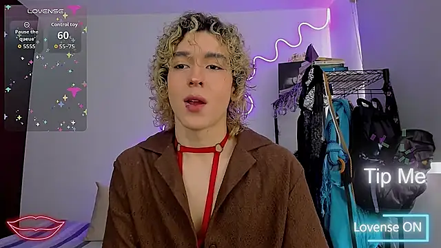 Lyric Mirage online show from November 19, 2025, 8:42 pm