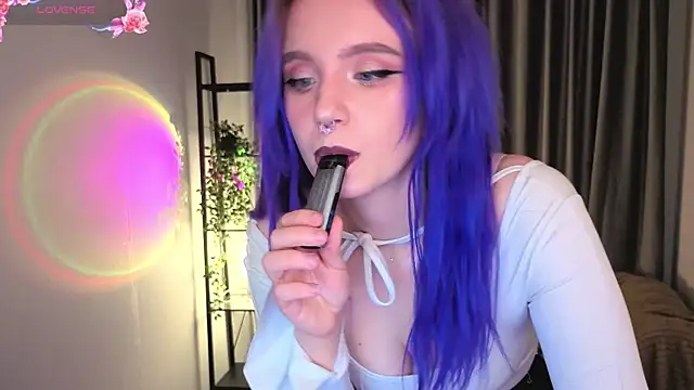 Snapshot of AleksaDivine chatting on October 16, 2025, 9:01 pm AleksaDivine online show from October 16, 2025, 9:01 pm