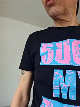 Snapshot of Jesbi25 chatting on April 4, 2026, 11:17 am Jesbi25 online show from April 4, 2026, 11:17 am