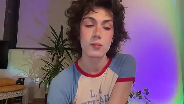 kira yoshika9e online show from February 2, 2026, 9:36 pm