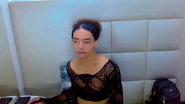 WinnyBarness online show from October 28, 2025, 2:01 am