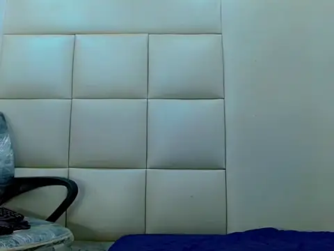 WinnyBarness online show from October 26, 2025, 2:17 pm