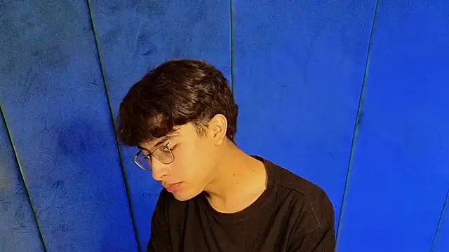 Aaron Eze online show from November 1, 2025, 10:14 pm