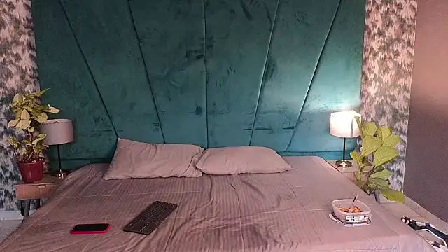 Aaron Eze online show from March 9, 2026, 1:03 pm