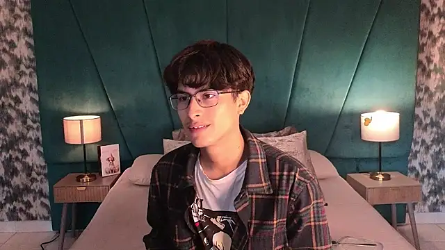 Aaron Eze online show from May 15, 2026, 12:58 pm