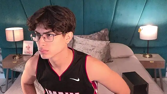 Aaron Eze online show from May 16, 2026, 12:37 pm