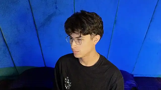 Aaron Eze online show from October 25, 2025, 9:15 pm